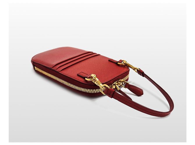 Prada Saffiano Spectrum Mini Crossbody Bag Rosso - vista 16