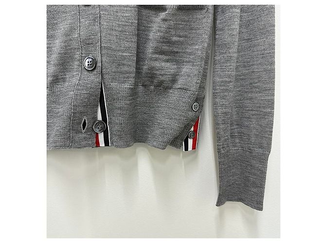 Thom Browne Asymmetrischer Arm Band Merinowoll-Cardigan in Hellgrau Braun - Ansicht 18