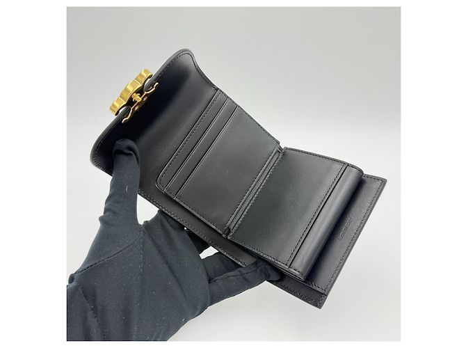 Céline Pequeña cartera de piel de ternera Triomphe Flap Castaño - vista 9
