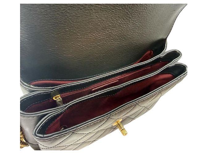 Chanel Bolsa de ombro em couro de bezerro preto com corrente preta - vista 10