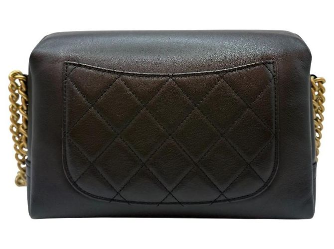 Chanel Bolsa de ombro em couro de bezerro preto com corrente preta - vista 5