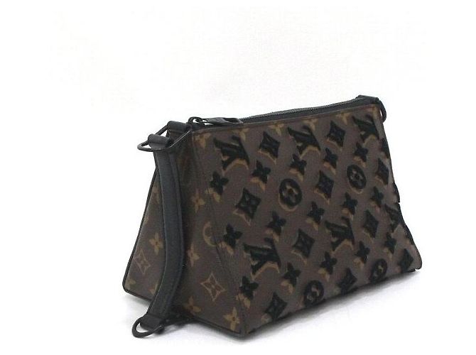 Louis Vuitton Bolsa transversal triangular Monogram Virgil Abloh Preto - vista 3