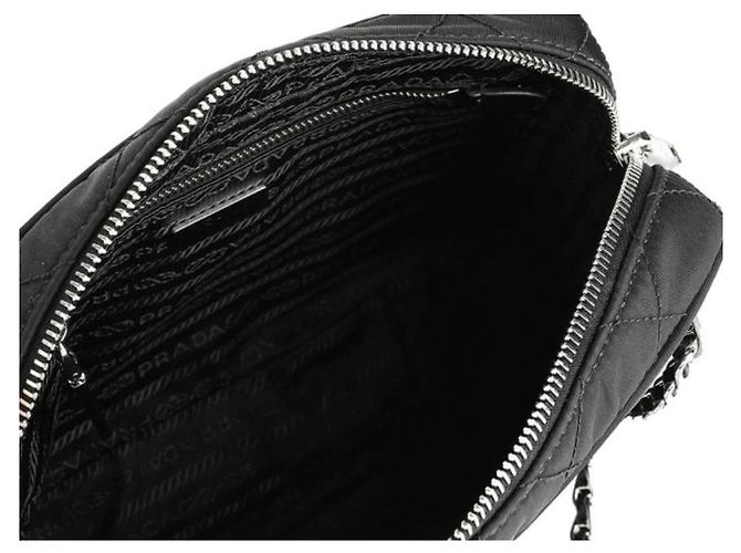 Prada Nylon gesteppte Schultertasche mit Kette Schwarz - Ansicht 11