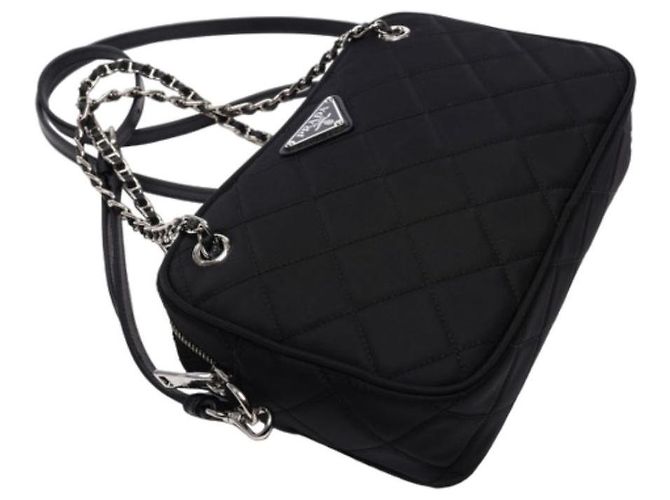 Prada Nylon gesteppte Schultertasche mit Kette Schwarz - Ansicht 14