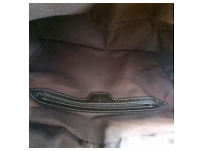 Louis Vuitton Borsa a Spalla Taiga Reporter PM Marrone - vista 16