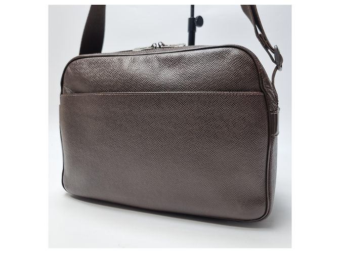 Louis Vuitton Borsa a Spalla Taiga Reporter PM Marrone - vista 3