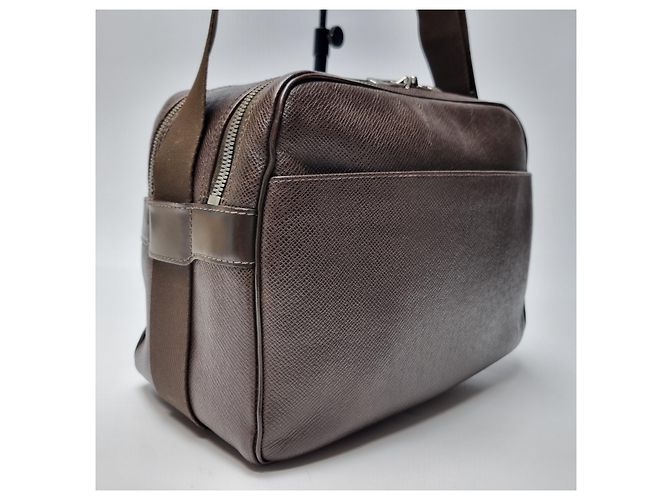 Louis Vuitton Borsa a Spalla Taiga Reporter PM Marrone - vista 5