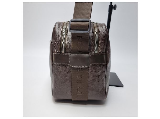Louis Vuitton Borsa a Spalla Taiga Reporter PM Marrone - vista 7