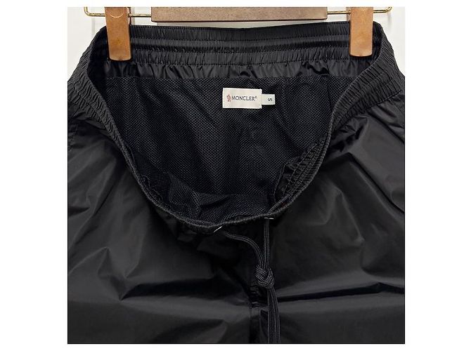 Moncler Shorts de bain noirs avec patch logo tricolore - vue 16