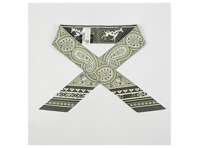 Hermès Pañuelo Twilly de seda Castaño - vista 7