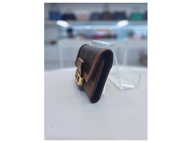 Louis Vuitton Billetera compacta con chip Castaño - vista 12