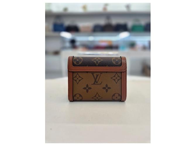 Louis Vuitton Billetera compacta con chip Castaño - vista 14