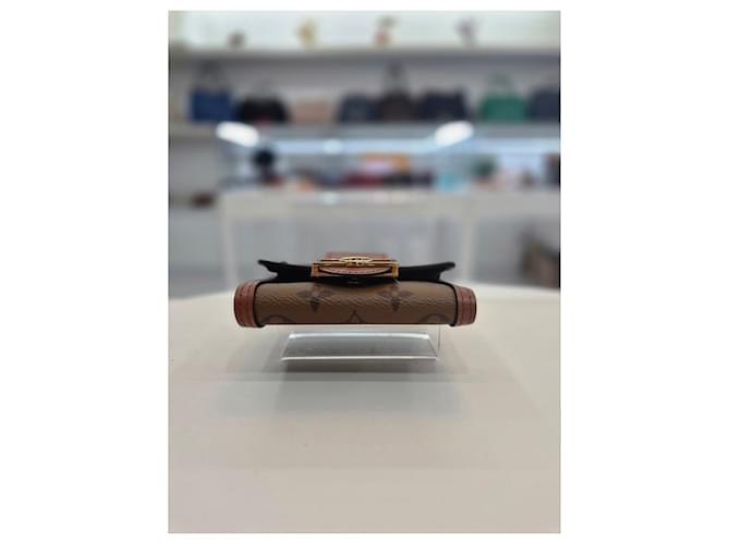Louis Vuitton Billetera compacta con chip Castaño - vista 15
