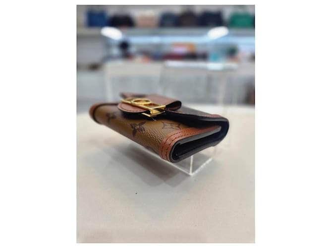 Louis Vuitton Billetera compacta con chip Castaño - vista 16