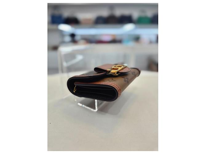 Louis Vuitton Billetera compacta con chip Castaño - vista 17
