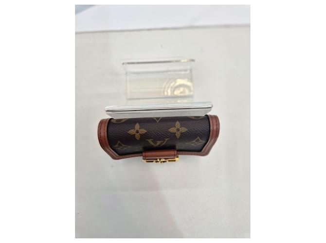 Louis Vuitton Billetera compacta con chip Castaño - vista 3