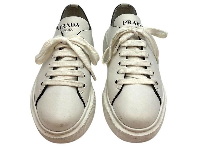 Prada Sneakers basse in pelle bianca per donne Bianco - vista 3