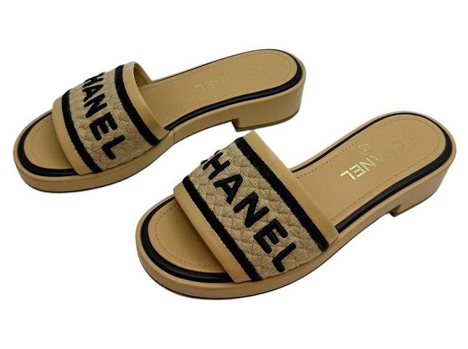 Chanel Lambskin Embroidered Logo Mule Sandals Brown - vista 4