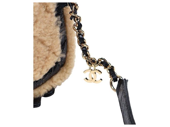 Chanel Schwarze Shearling Big CC Gürteltasche - Ansicht 7
