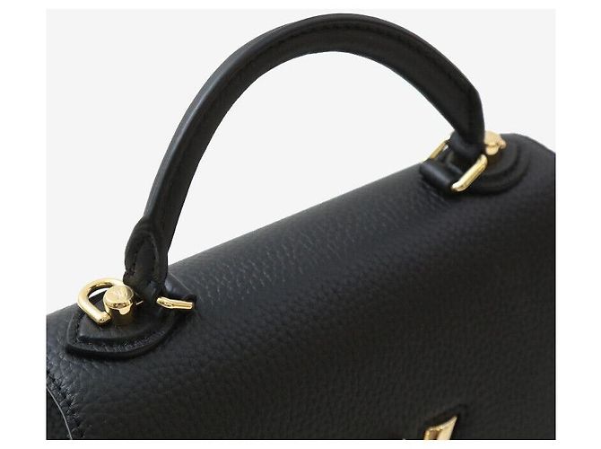 Louis Vuitton Borsa a Spalla Crossbody Twist One Handle PM Taurillon Nera Nero - vista 5
