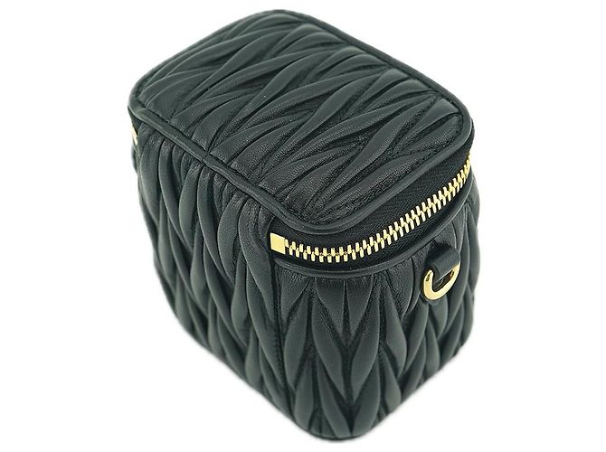 Miu Miu Borsa a tracolla mini in pelle nappa trapuntata nera Nero - vista 14