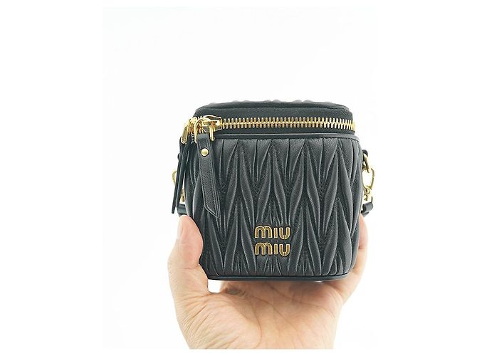 Miu Miu Borsa a tracolla mini in pelle nappa trapuntata nera Nero - vista 20