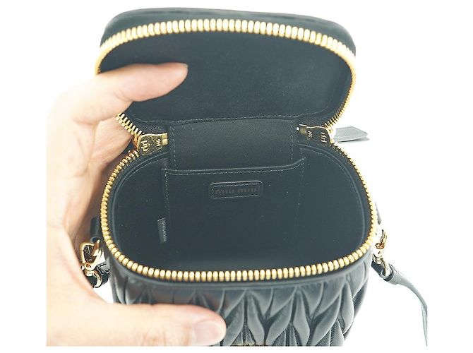 Miu Miu Borsa a tracolla mini in pelle nappa trapuntata nera Nero - vista 23