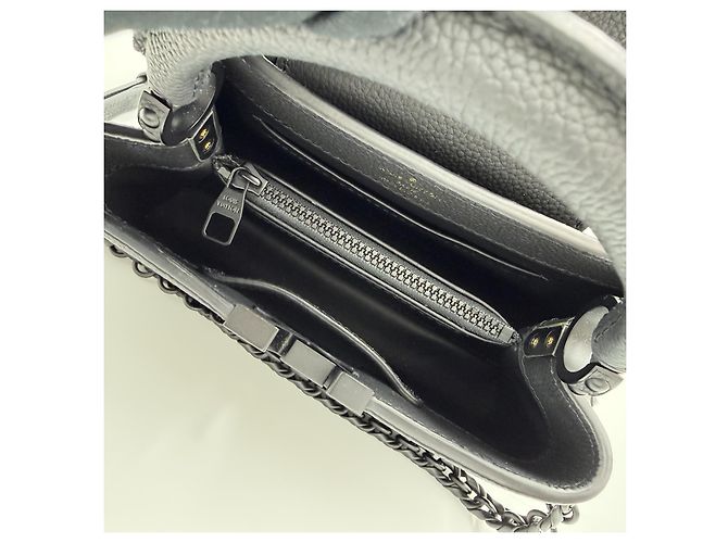 Louis Vuitton Borsa Tote Capucines East West Mini tutta nera con tracolla e crossbody Nero - vista 10