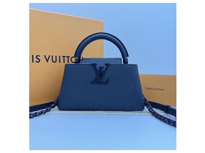 Louis Vuitton Borsa Tote Capucines East West Mini tutta nera con tracolla e crossbody Nero - vista 2