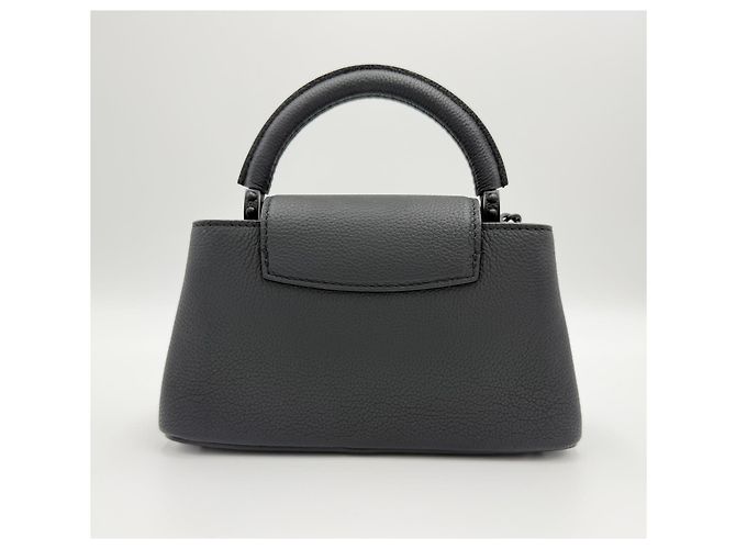 Louis Vuitton Borsa Tote Capucines East West Mini tutta nera con tracolla e crossbody Nero - vista 7