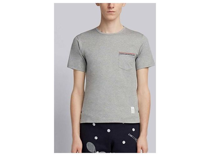 Thom Browne T-Shirt aus mittelschwerem Jersey-Baumwolle mit Tasche - Ansicht 4