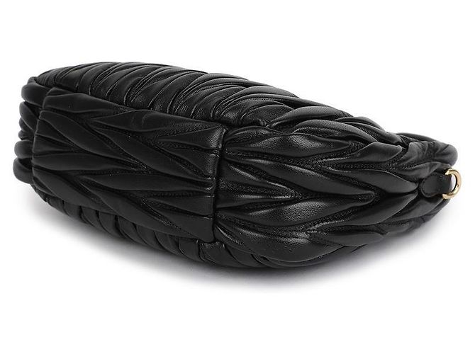 Miu Miu Borsa hobo in pelle nappa Nero - vista 6