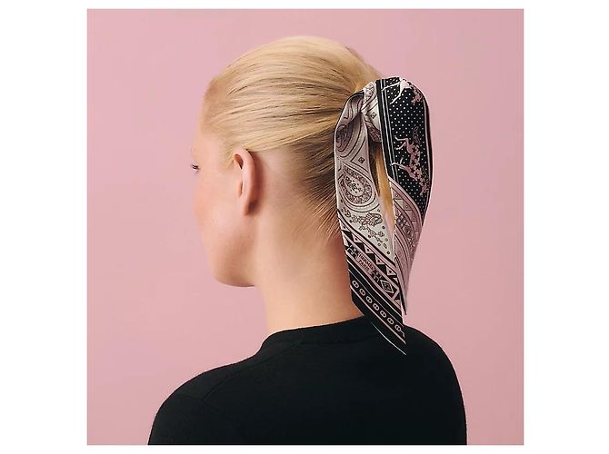 Hermès Foulard Twilly in Seta Cheval de Coeur per Donne Rosa - vista 4