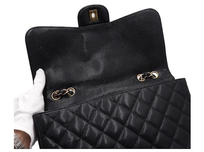 Chanel Bolsa de ombro com corrente dourada e aba única Preto - vista 6