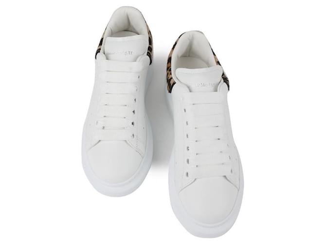 Alexander Mcqueen Sneakers Oversized Bianco - vista 4