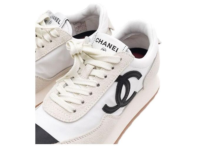 Chanel Sneakers in suede per donna con logo CC Stagione Bianco - vista 6