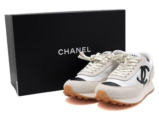 Chanel Sneakers in suede per donna con logo CC Stagione Bianco - vista 8