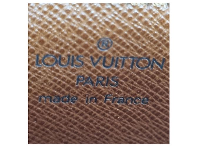 Louis Vuitton Pochette Epi Série Dragon Clutch (Article Rare) Marron - vue 20