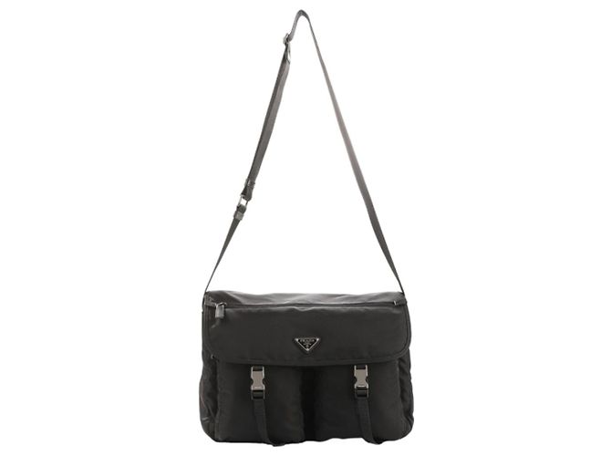 Prada ZOT Bolsa Transversal Grande com Logo Triangular em Tecido Preto - vista 3