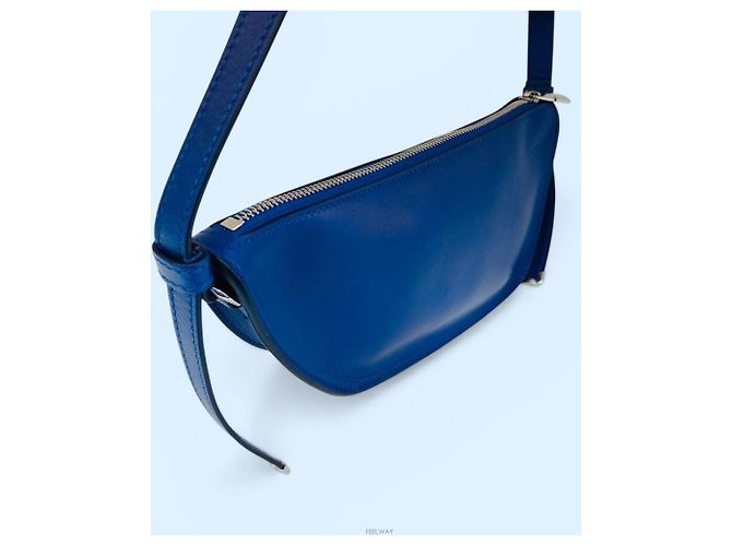 Burberry Mini borsa a spalla con charm a forma di scudo Blu - vista 2