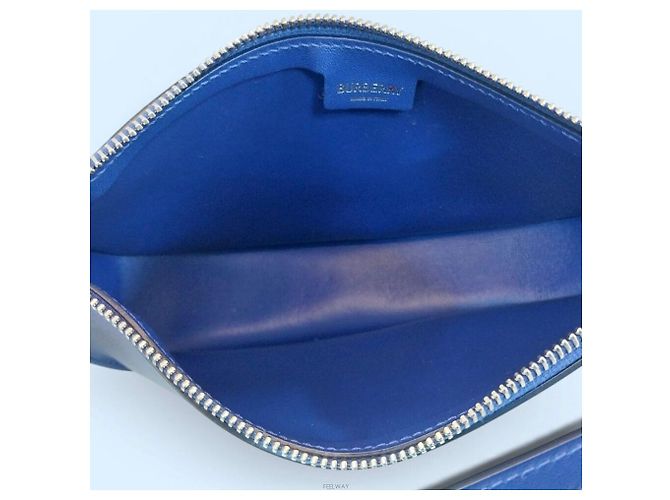 Burberry Mini borsa a spalla con charm a forma di scudo Blu - vista 5