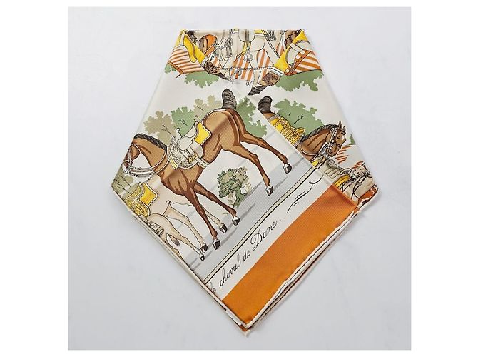 Hermès Foulard Quadrato in Seta per Donne Arancione - vista 5