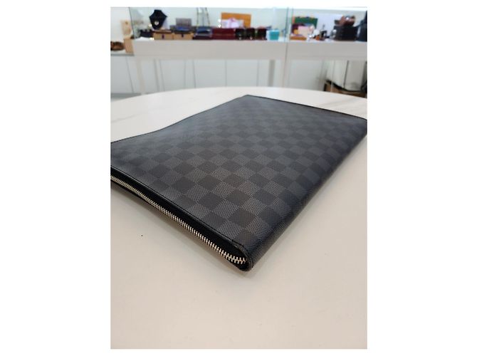 Louis Vuitton Pochette Jour GM Damier Graphite Noir - vue 17