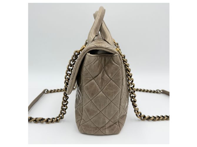 Chanel Kalbsleder Castle Lock Top Handle Schultertasche mit Kette Braun - Ansicht 4