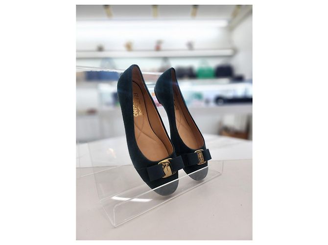 Salvatore Ferragamo Scarpe flat Varina in camoscio (SKU: Verde - vista 13