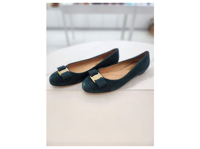 Salvatore Ferragamo Scarpe flat Varina in camoscio (SKU: Verde - vista 16