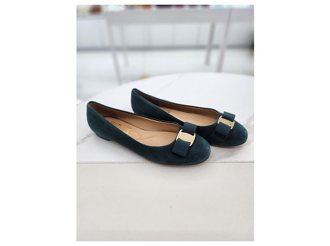 Salvatore Ferragamo Scarpe flat Varina in camoscio (SKU: Verde - vista 17