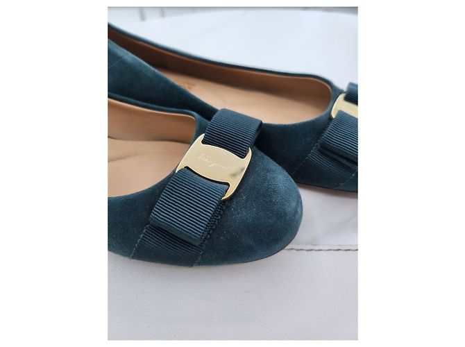 Salvatore Ferragamo Scarpe flat Varina in camoscio (SKU: Verde - vista 19