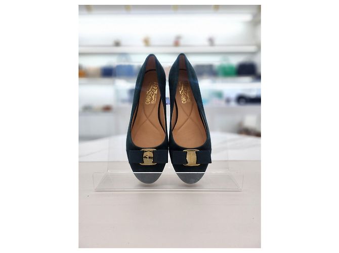 Salvatore Ferragamo Scarpe flat Varina in camoscio (SKU: Verde - vista 9