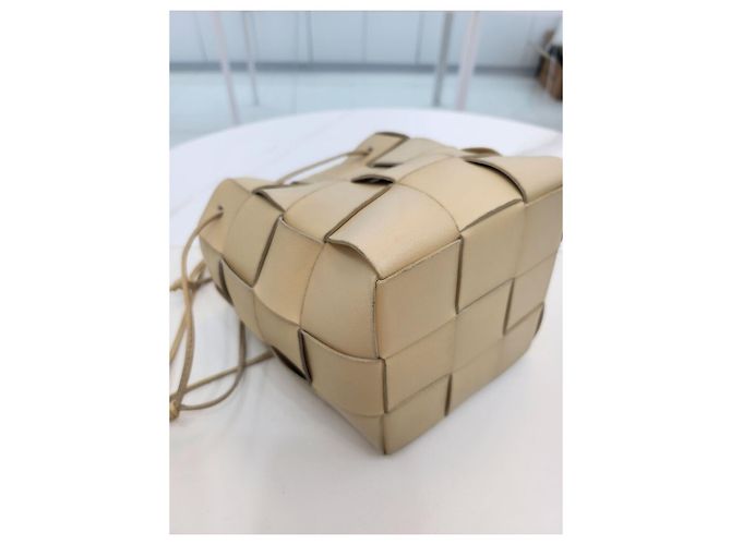 Bottega Veneta Borsa a secchiello crossbody Cassette Marrone - vista 17